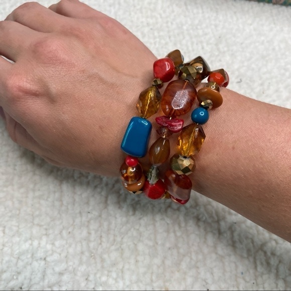 Francesca’s Beaded Stone Wrap Blue Red Bracelet - Picture 2 of 6